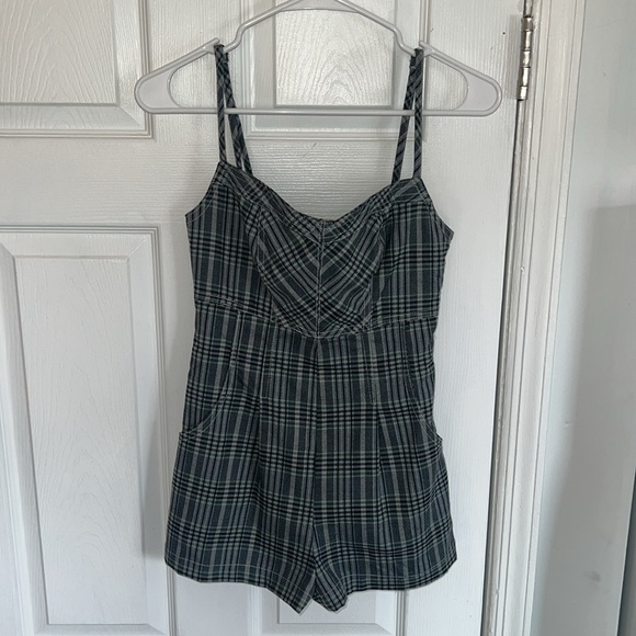 URBAN OUTFITTERS XS ROMPER FLANNEL STYLE ROMPER CUTE UO CUTE MINI DRESS ROMPER - Picture 4 of 16
